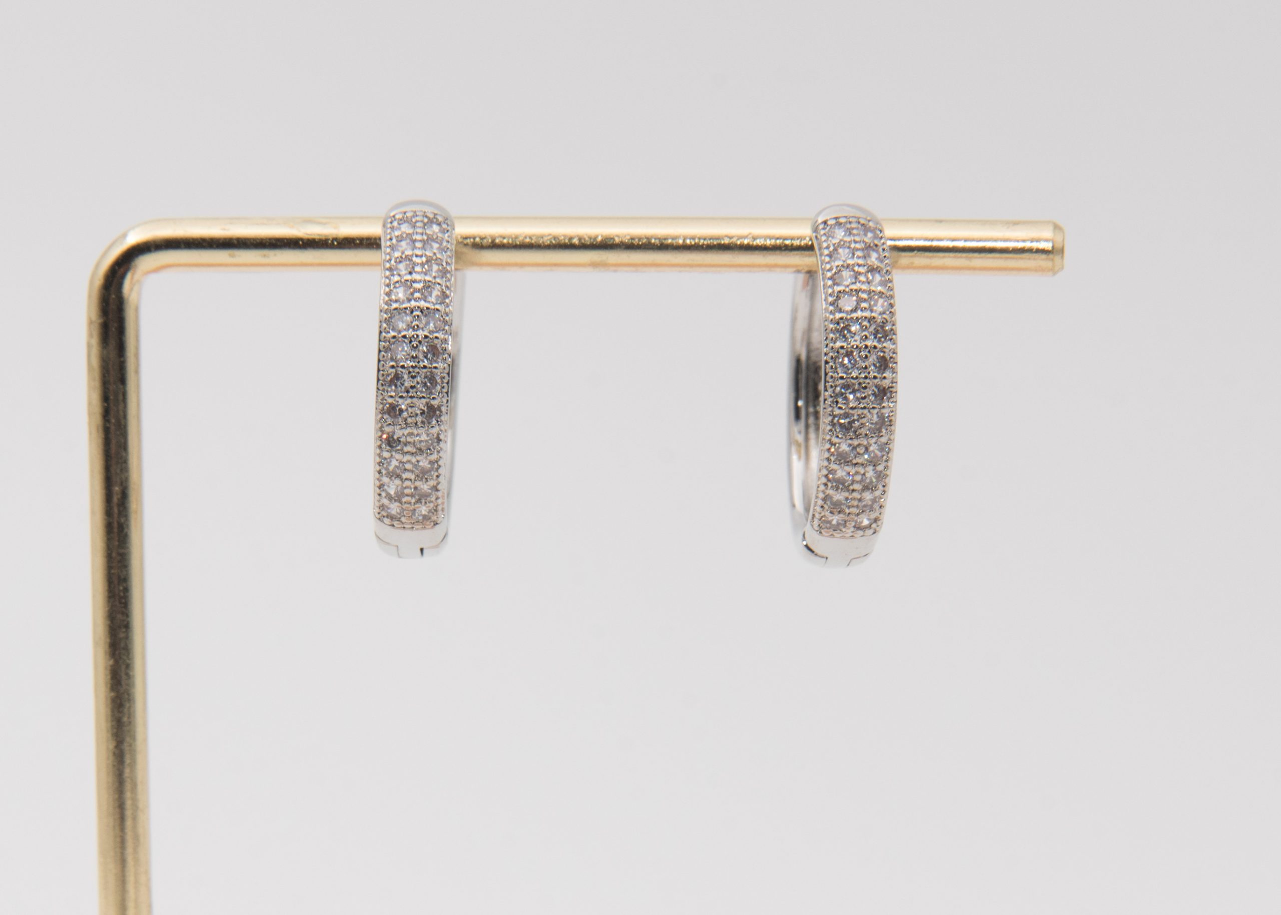 Boucles d'oreille Agadir | Boucles d'oreilles en acier inoxydable et strass – Image 4